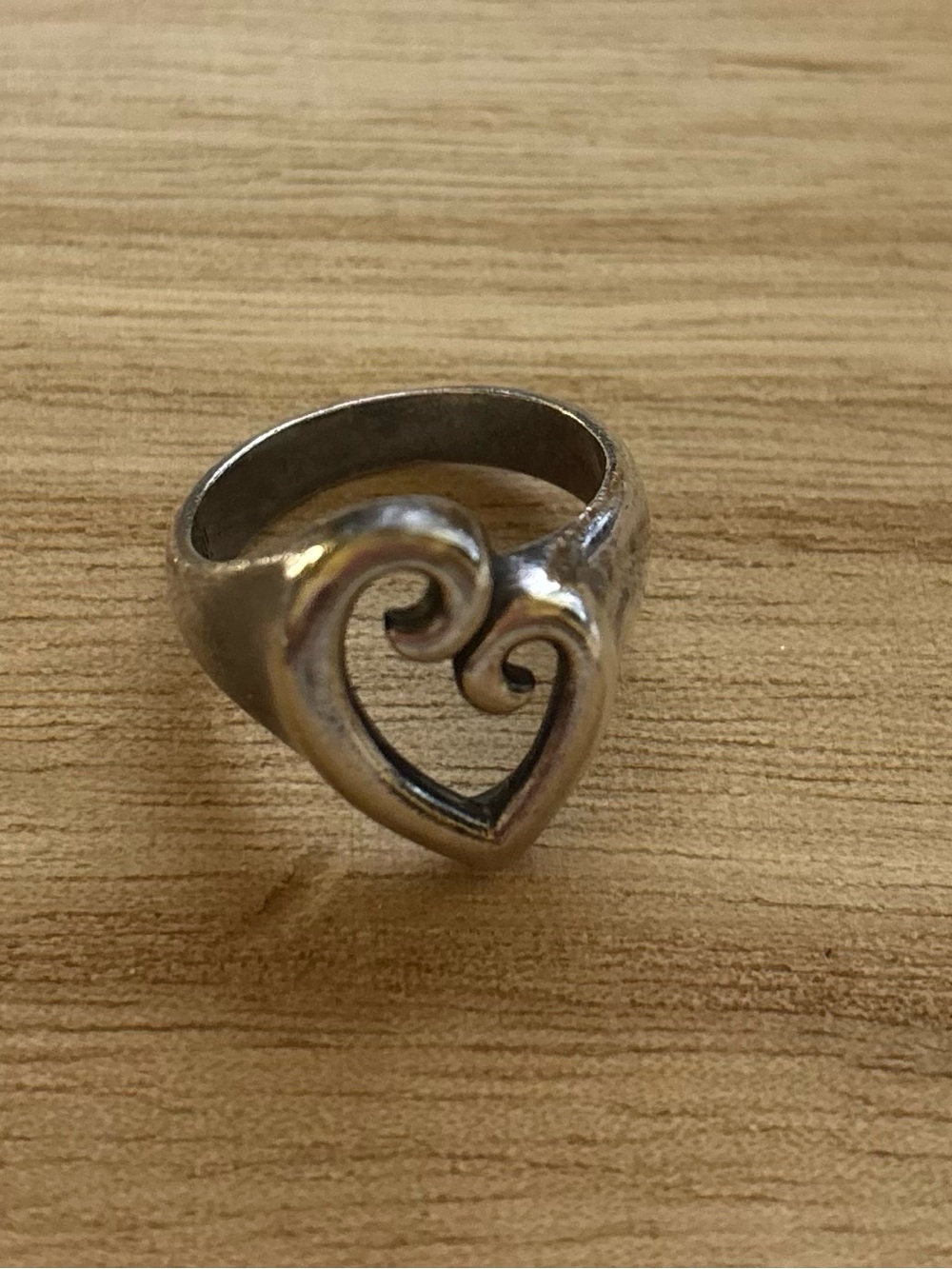 James Avery Silver Heart Scroll Ring